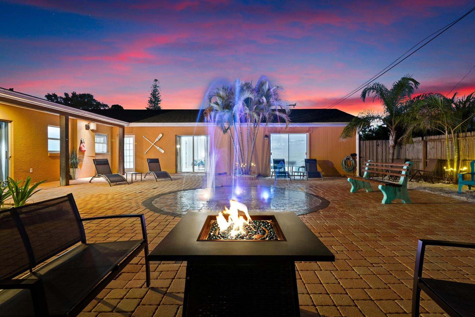 Coastal Villa W Amazing Courtyard - Splash Pad! Sarasota Exterior foto