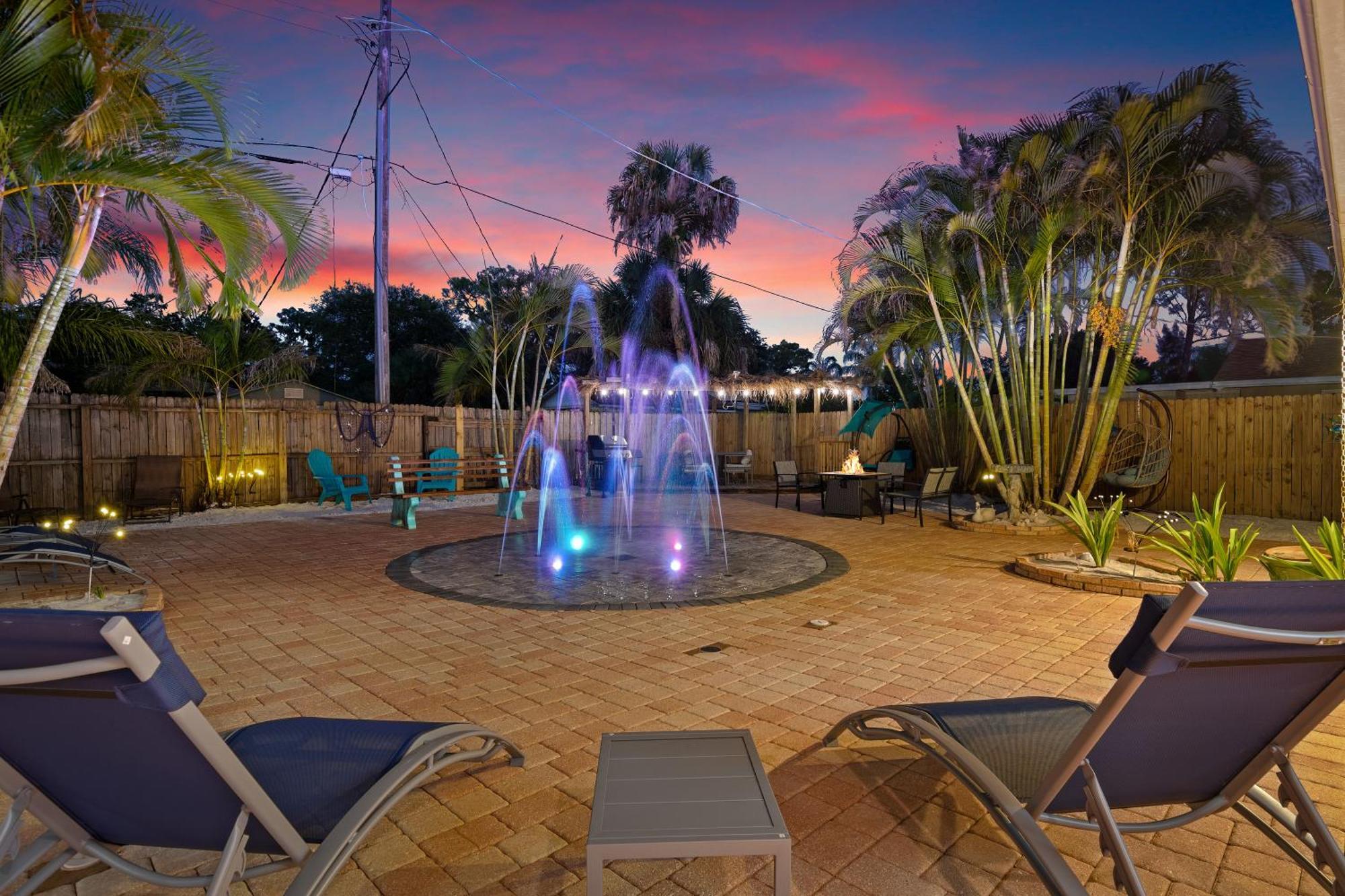 Coastal Villa W Amazing Courtyard - Splash Pad! Sarasota Exterior foto
